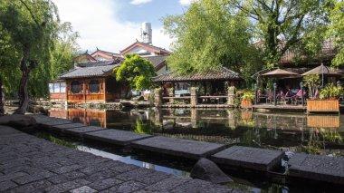 逃离拇指山地